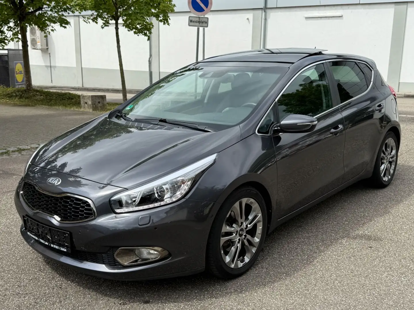 Kia Ceed / cee'd Ceed Spirit TÜV NEU/NAVI/SPUR/XENON/LED/PANO./SH Grau - 2