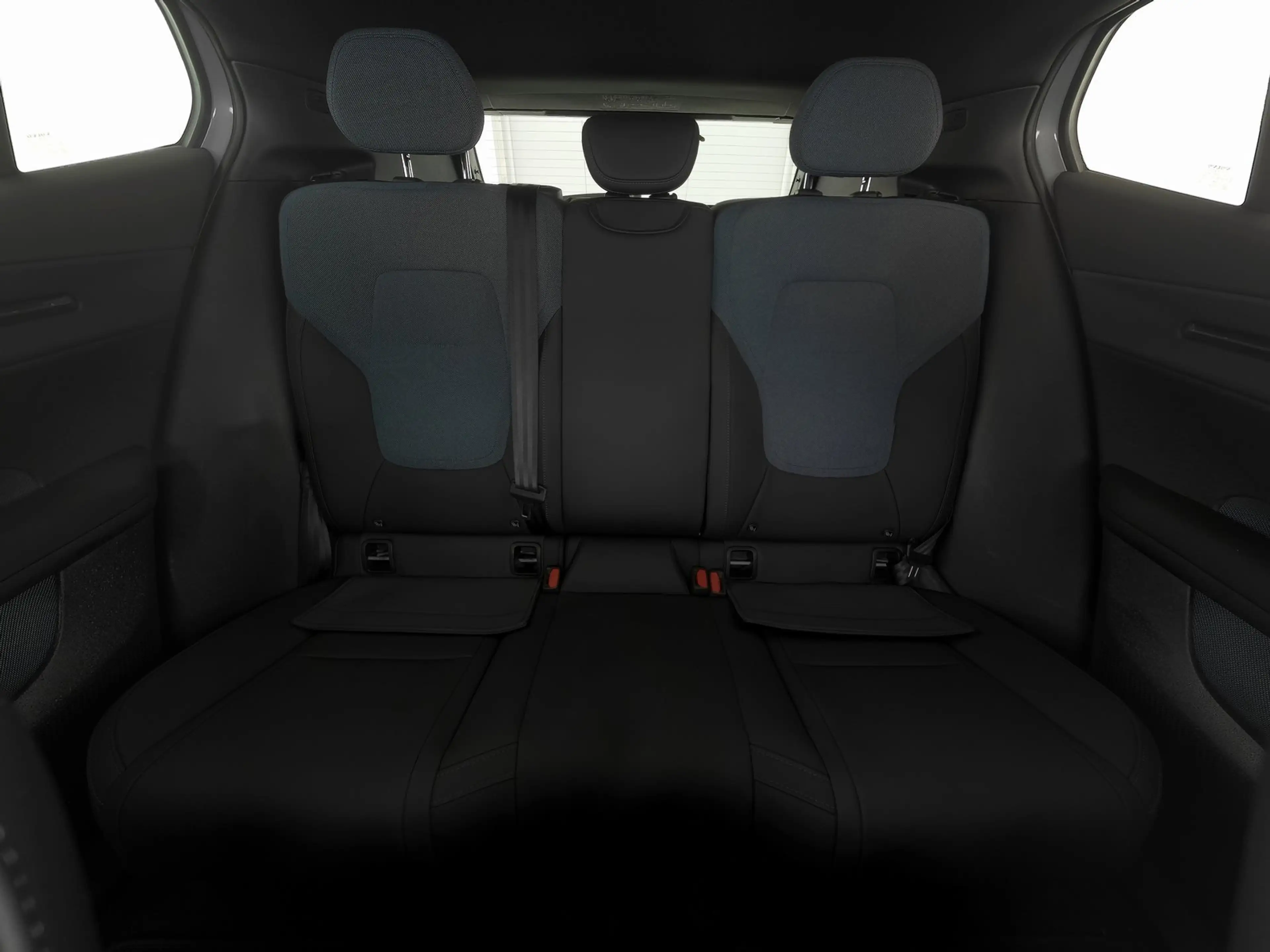 Volvo EX30 Extended Range Plus — photo 5