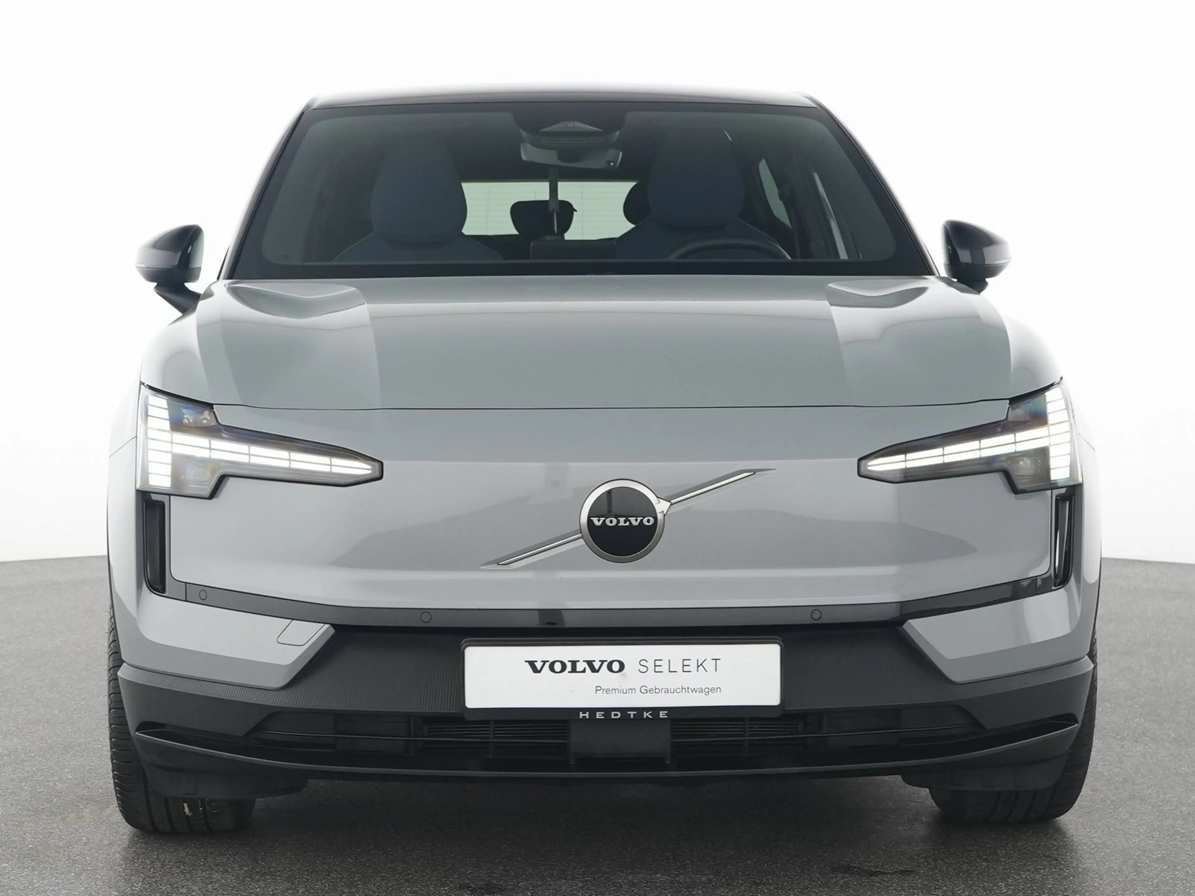 Volvo EX30 Extended Range Plus — photo 15