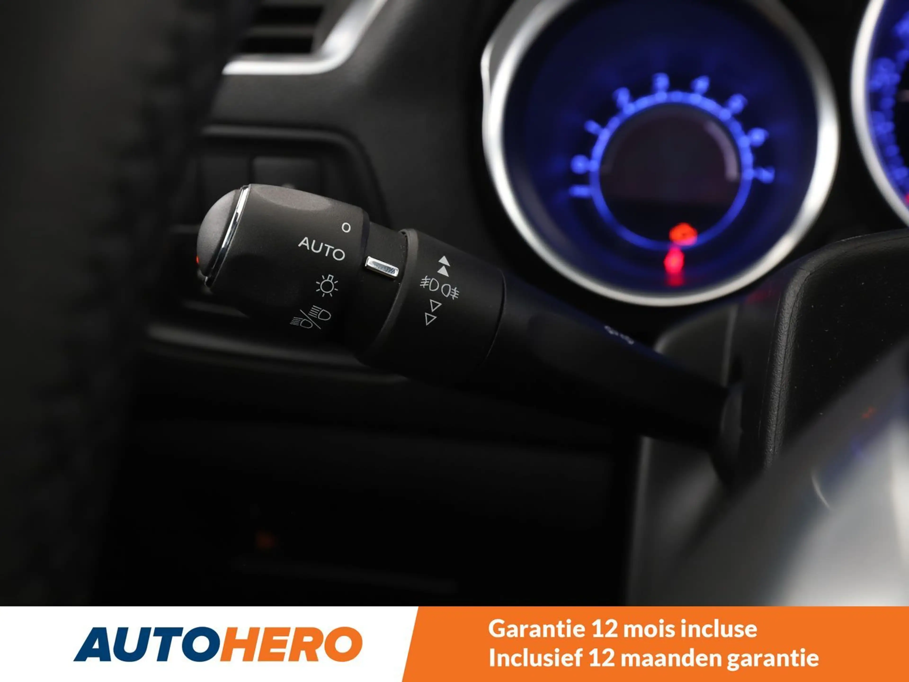 Citroen DS4 1.6 Blue-HDi SoChic — photo 12