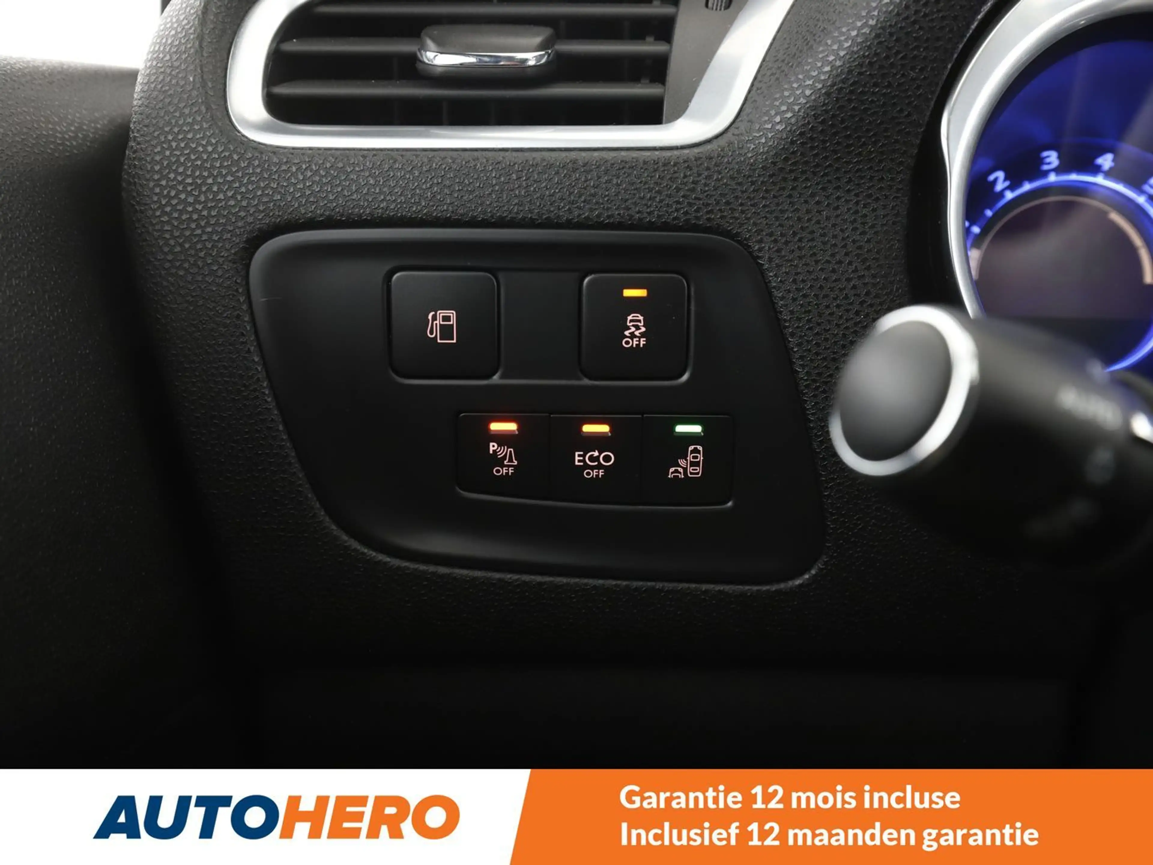 Citroen DS4 1.6 Blue-HDi SoChic — photo 11
