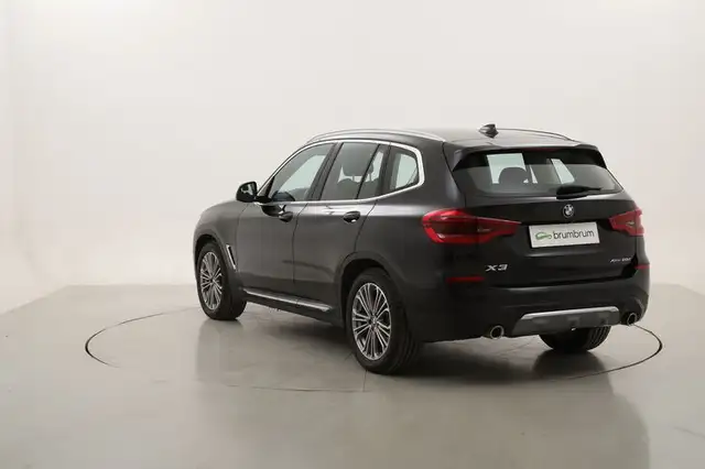 BMW X3 view 3