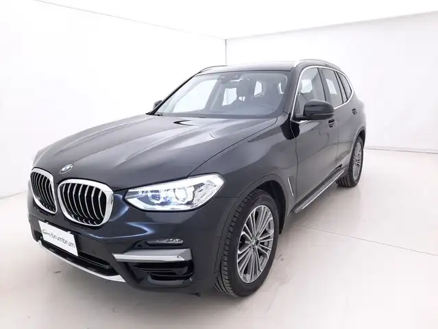 BMW X3 view 9