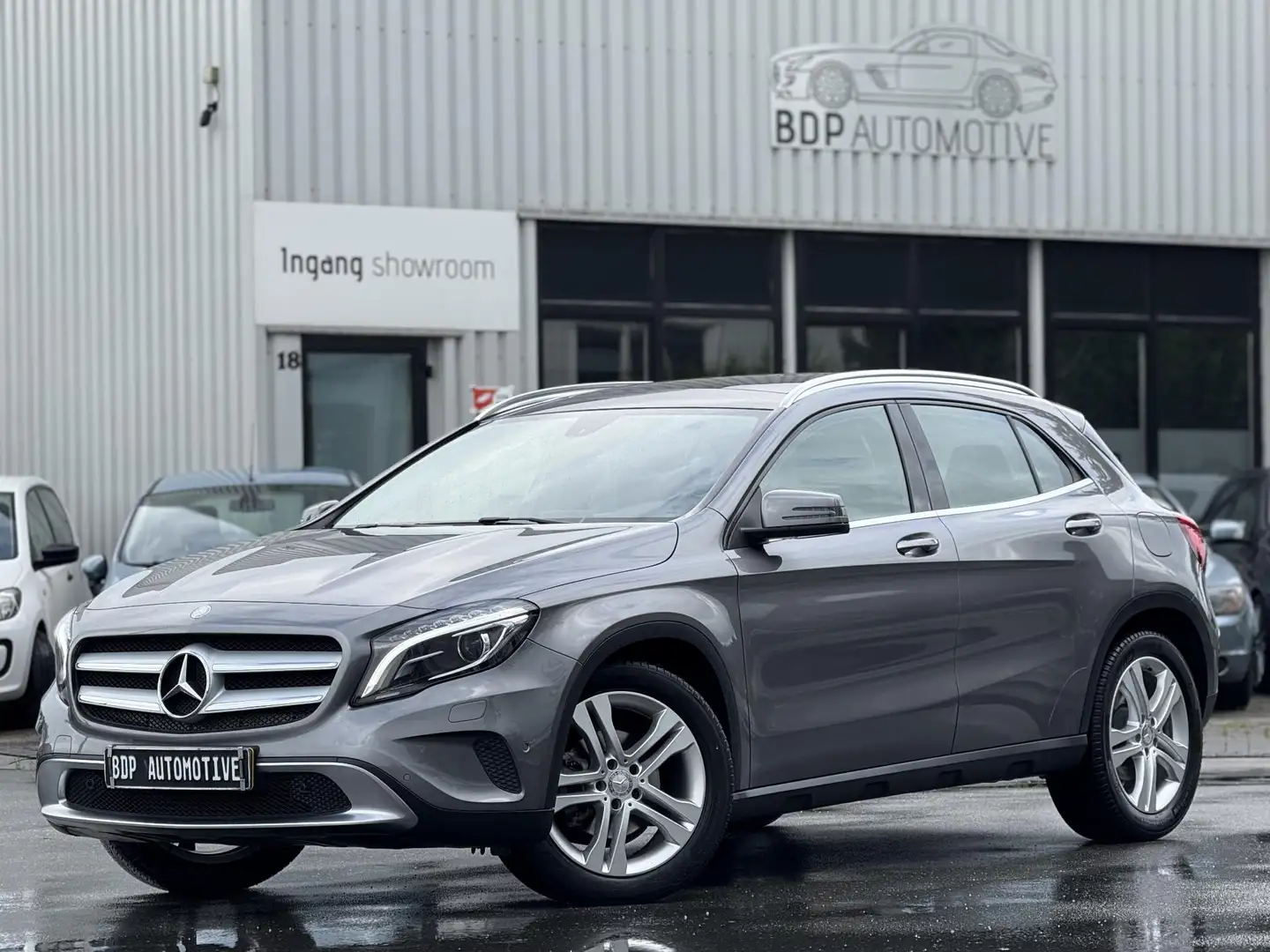 Mercedes-Benz GLA 200 Ambition 💥Eindejaarsprijs | Automaat | Panoramadak Gris - 2