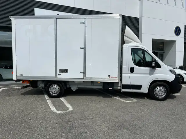 Opel Movano view 7