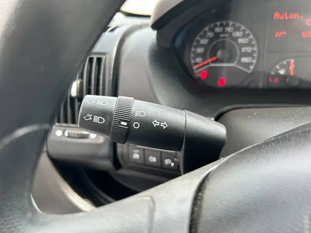 Opel Movano view 15