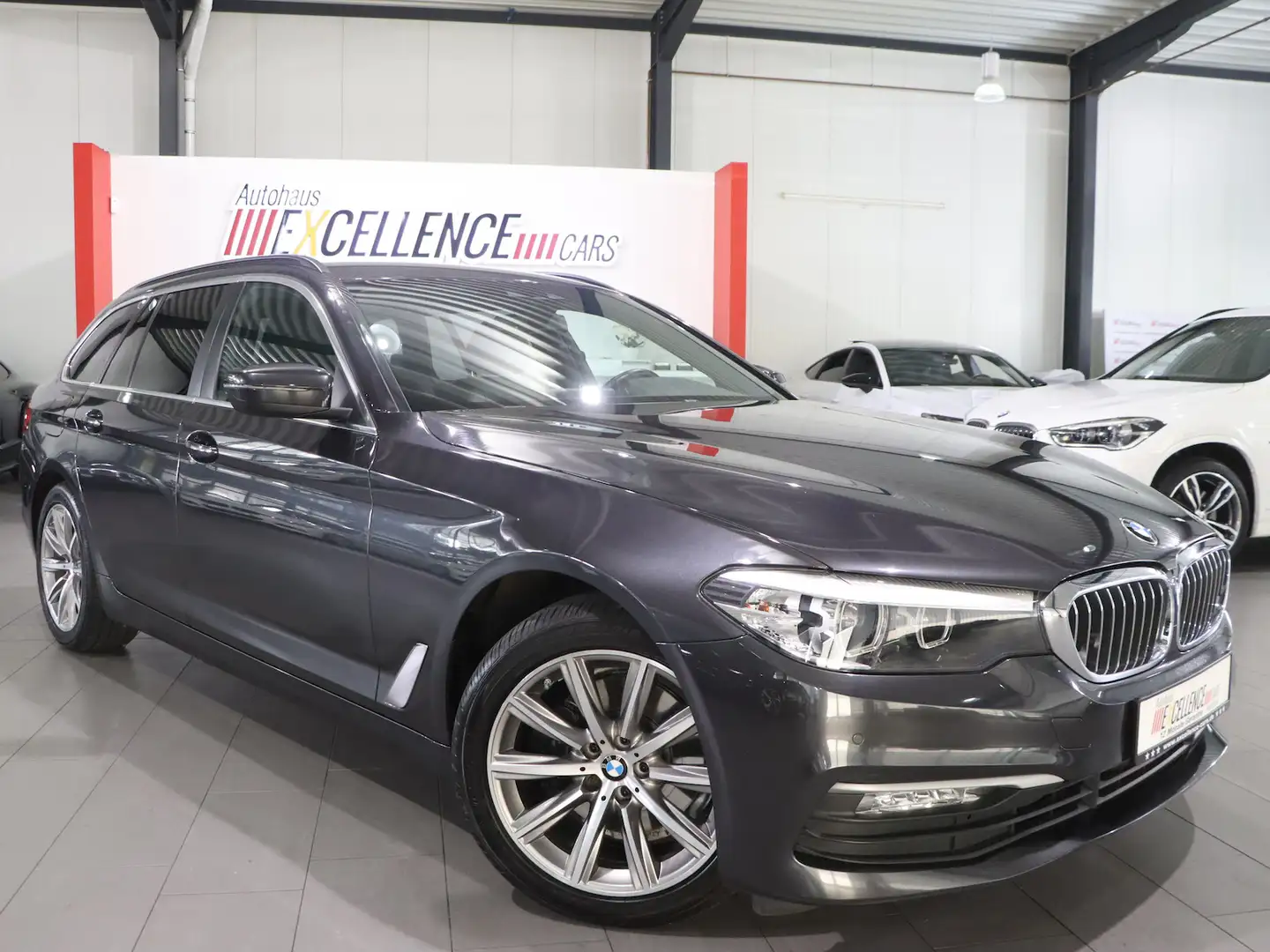 BMW 520 520d Touring BUSINESS / LIVE-COCKPIT / LED Grigio - 2