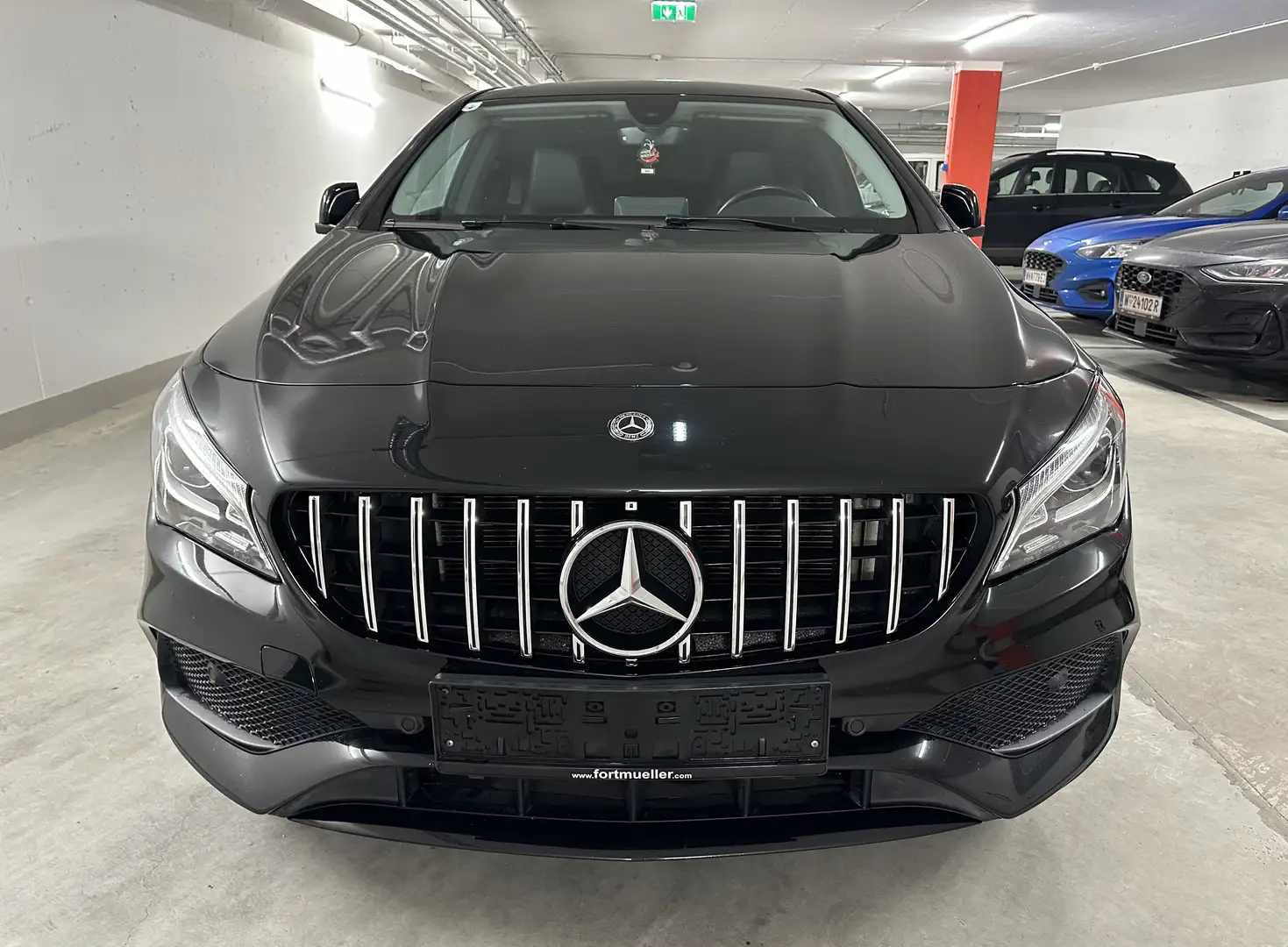 Mercedes-Benz CLA 200 CLA 200 d 4MATIC Aut. AMG-Line/PANO/Coupe-Optik Schwarz - 2