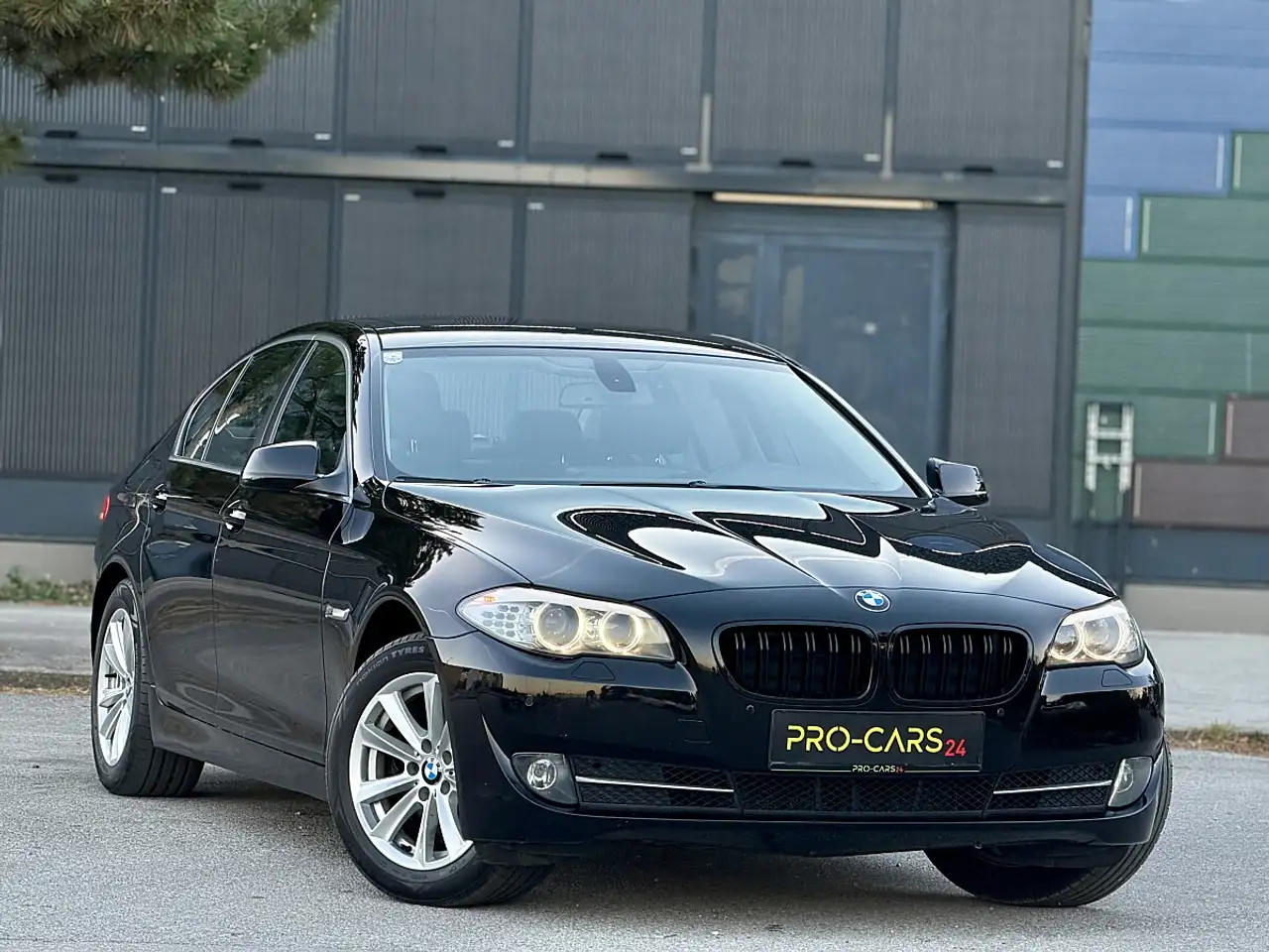 BMW 520 d // Limousine // — photo 1 of 15