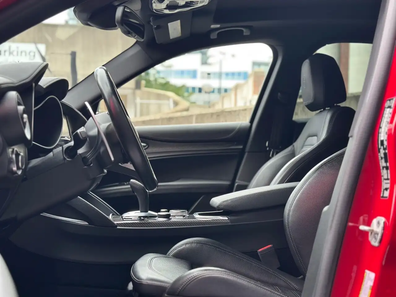 Alfa Romeo Stelvio снимка Alfa Romeo Stelvio