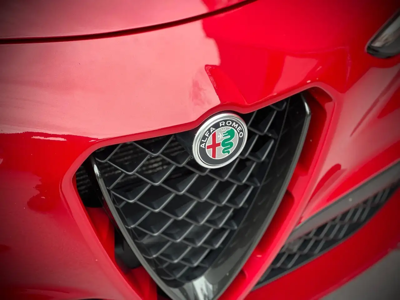 Alfa Romeo Stelvio снимка Alfa Romeo Stelvio