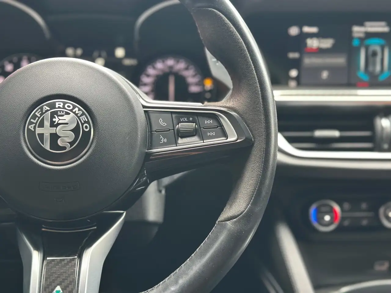 Alfa Romeo Stelvio снимка Alfa Romeo Stelvio