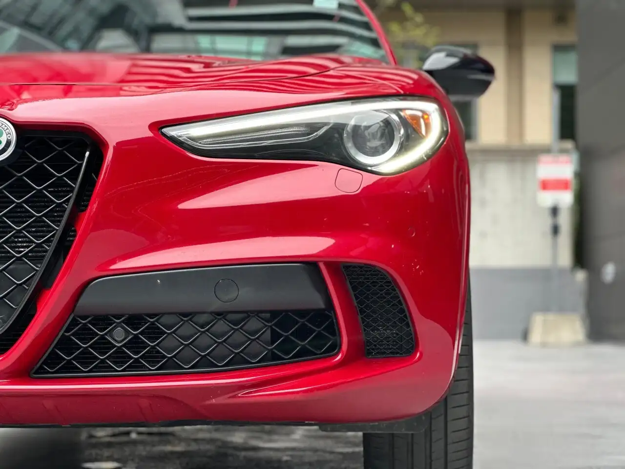 Alfa Romeo Stelvio снимка Alfa Romeo Stelvio