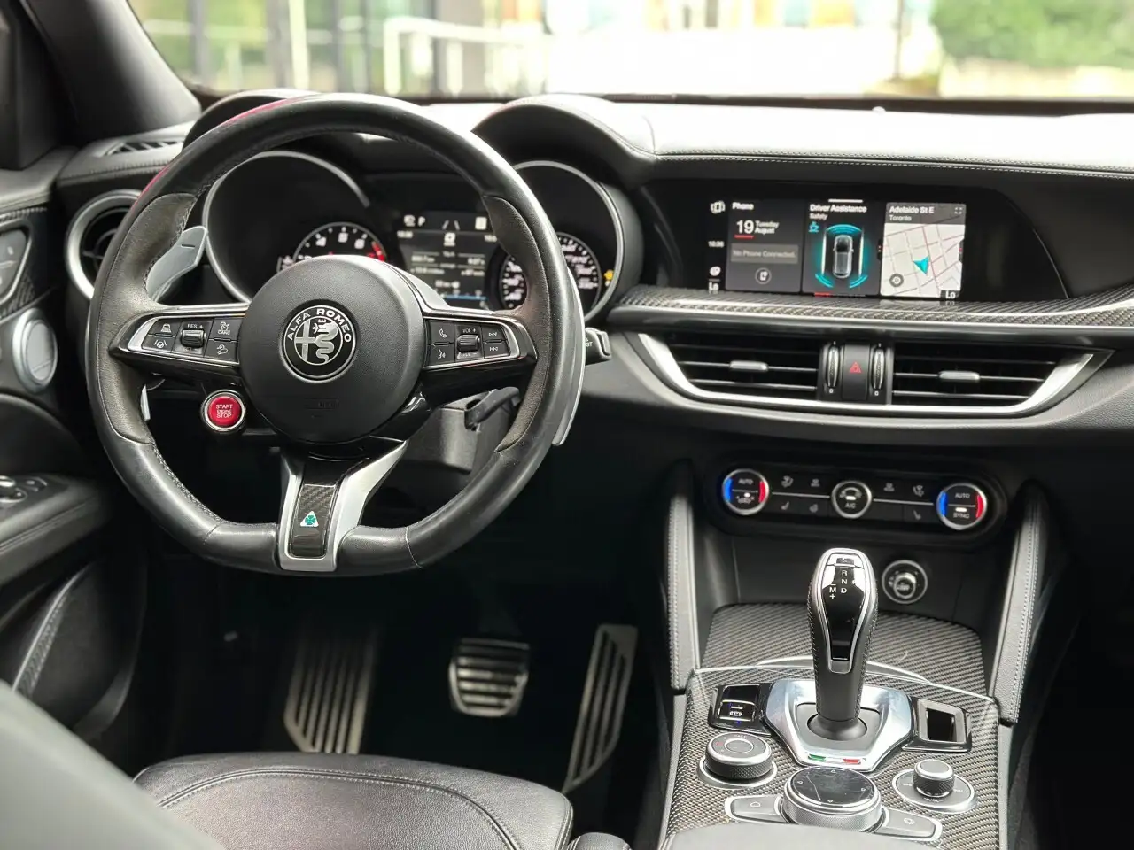 Alfa Romeo Stelvio снимка Alfa Romeo Stelvio