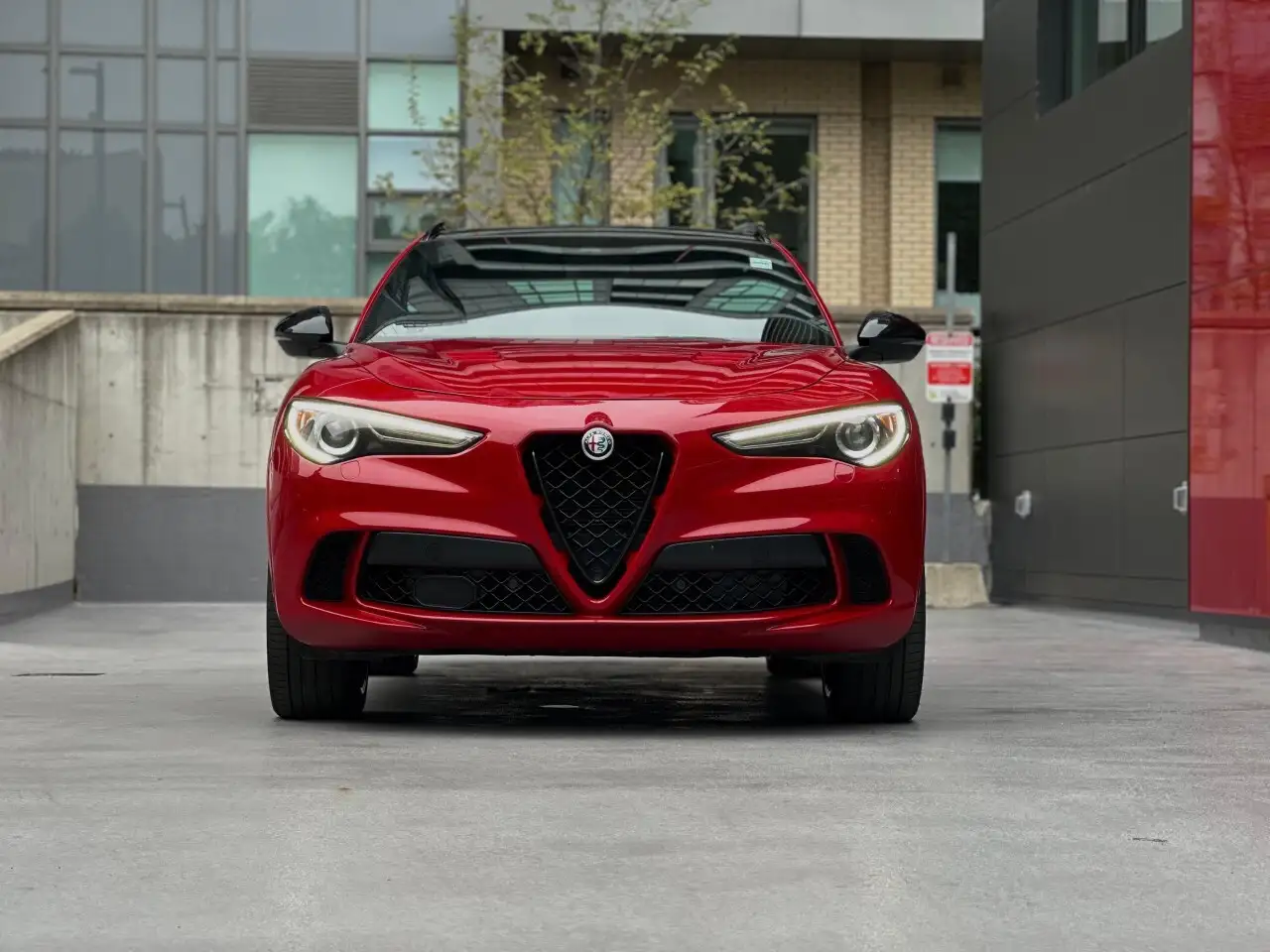 Alfa Romeo Stelvio снимка Alfa Romeo Stelvio