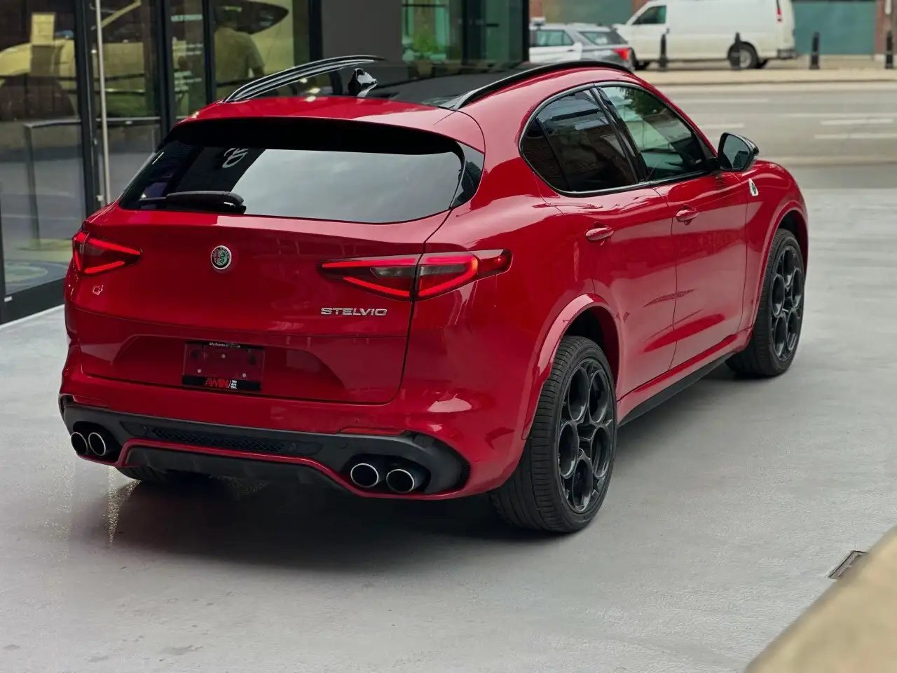 Alfa Romeo Stelvio снимка Alfa Romeo Stelvio