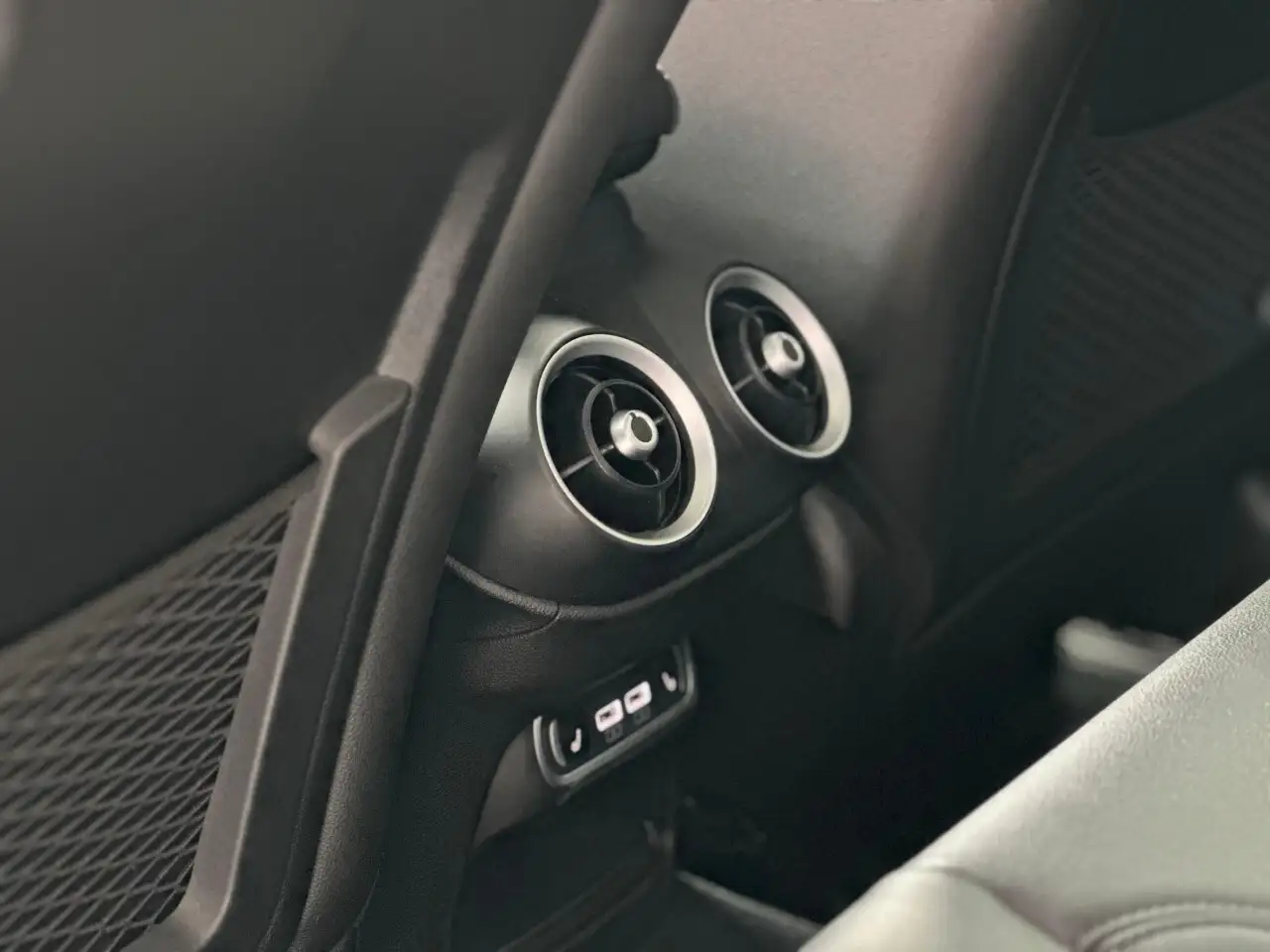 Alfa Romeo Stelvio снимка Alfa Romeo Stelvio