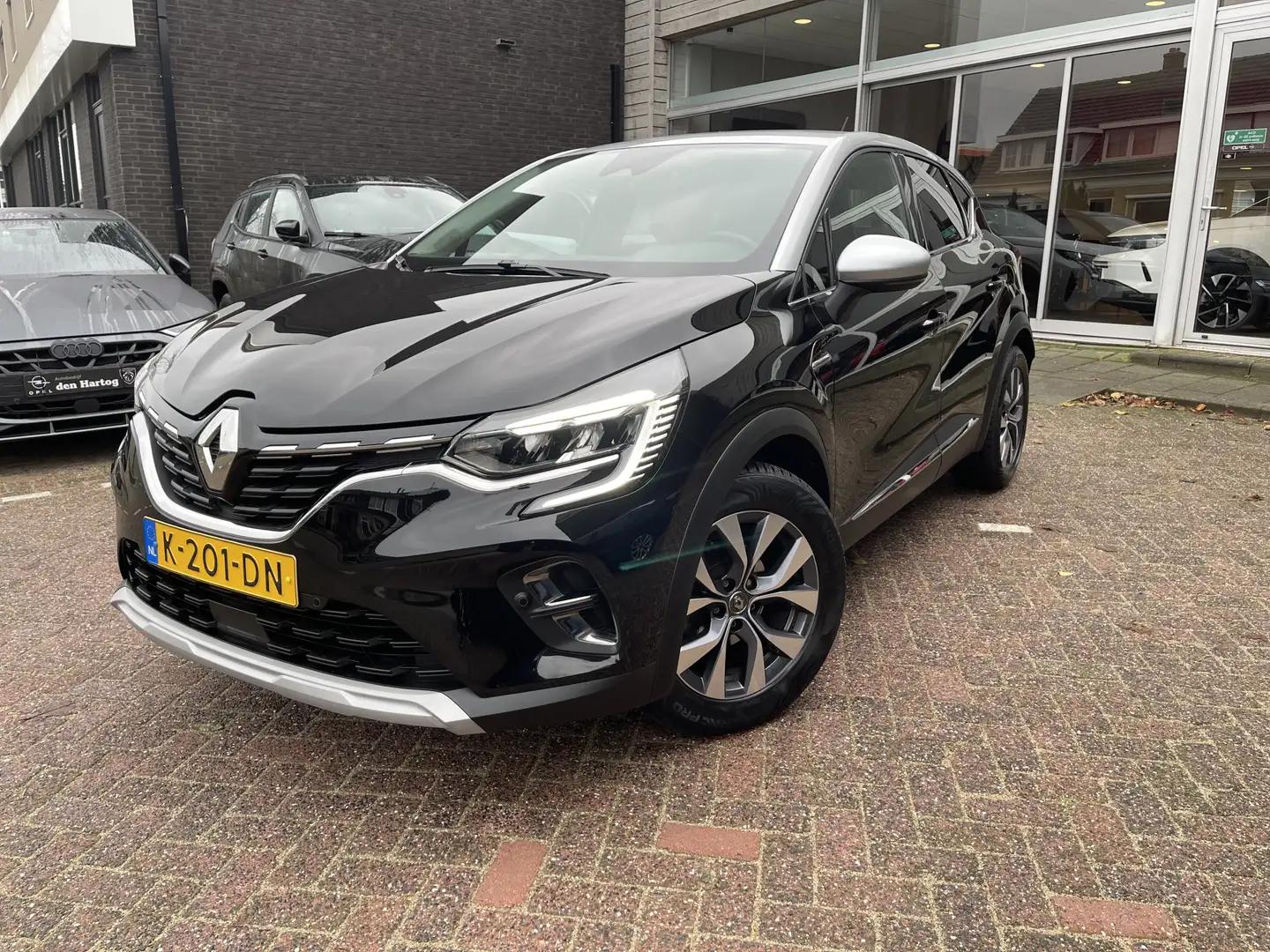 Renault Captur 1.0 TCe 100 Intens Trekhaak/Camera/ECC/Key less. Zwart - 2