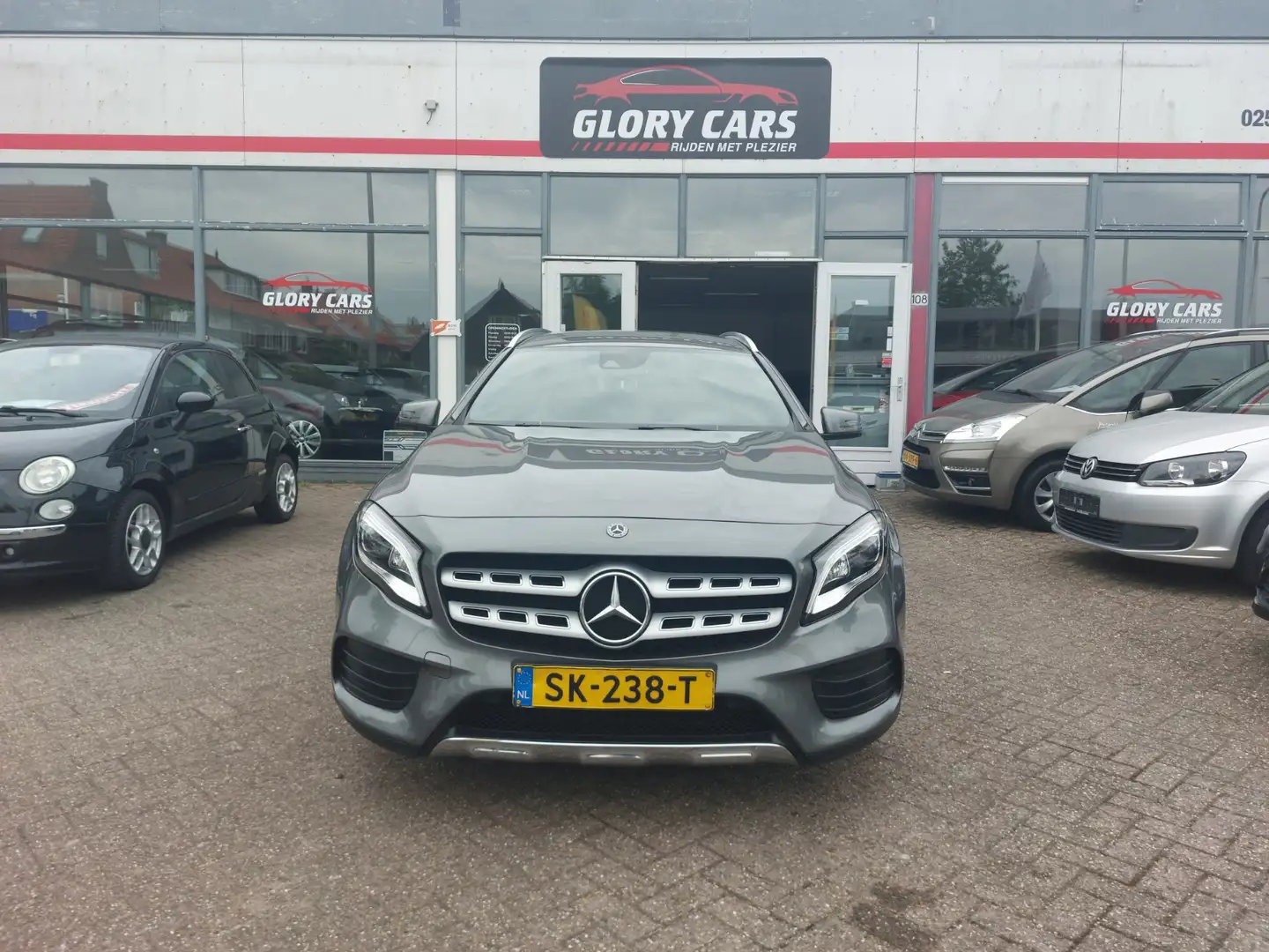 Mercedes-Benz GLA 180 Business Solution Automaat, Achteruitrijcamera Gris - 2