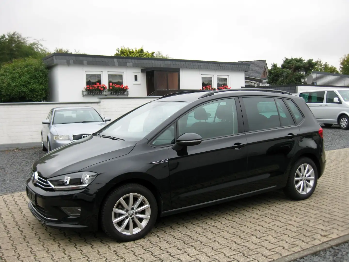 Volkswagen Golf Sportsvan Golf Sportsvan TSI BlueMotionTechnology Lounge Schwarz - 1