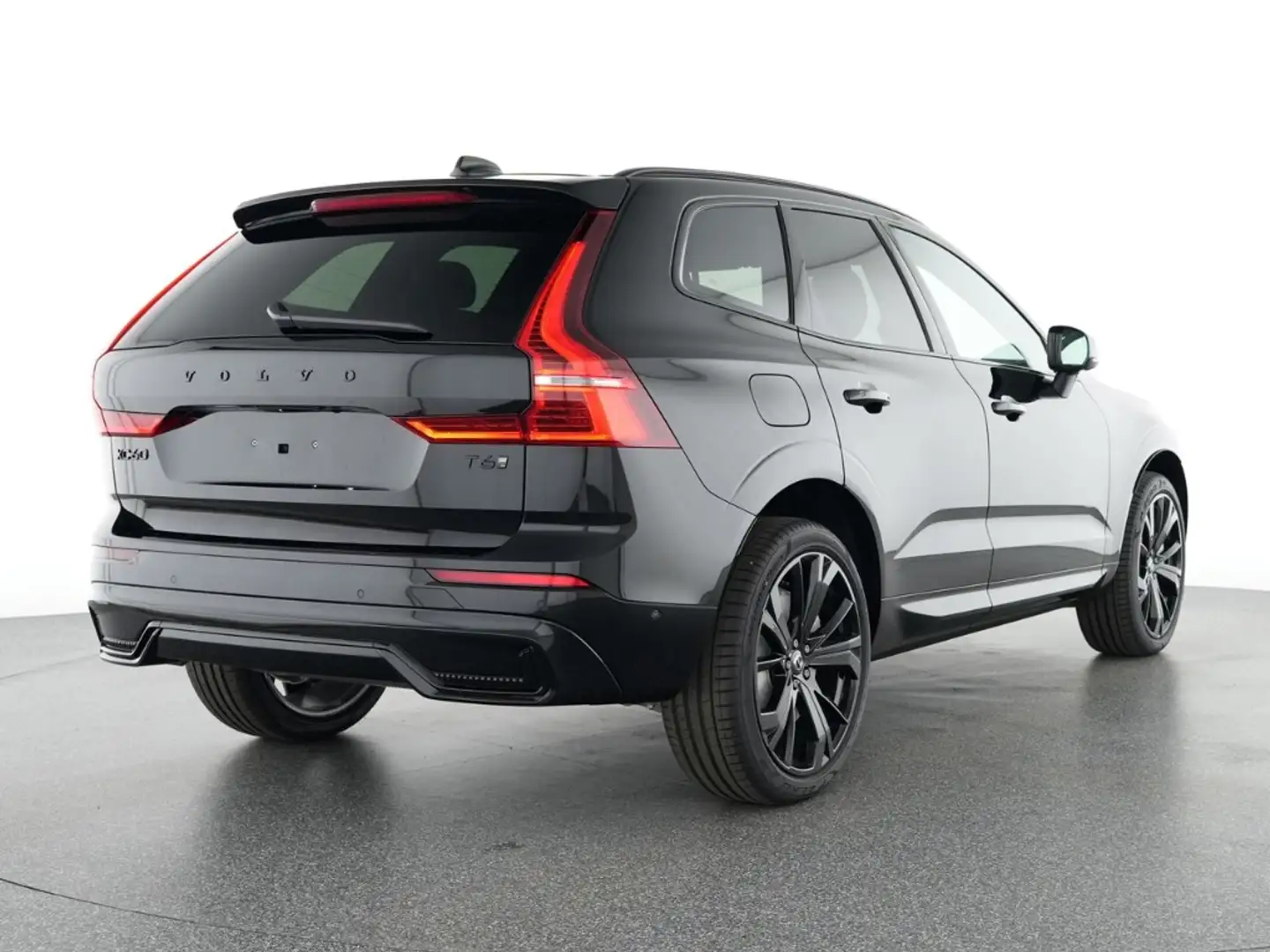 Volvo XC60 Plus Black Edition Recharge Plug-In Hybrid AWD HUD Schwarz - 2