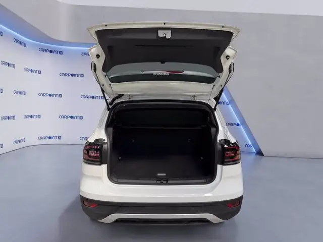 Volkswagen T-Cross view 18