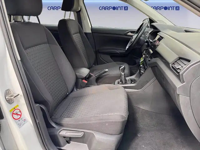 Volkswagen T-Cross view 16