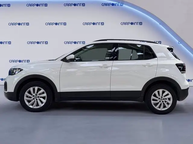 Volkswagen T-Cross view 3