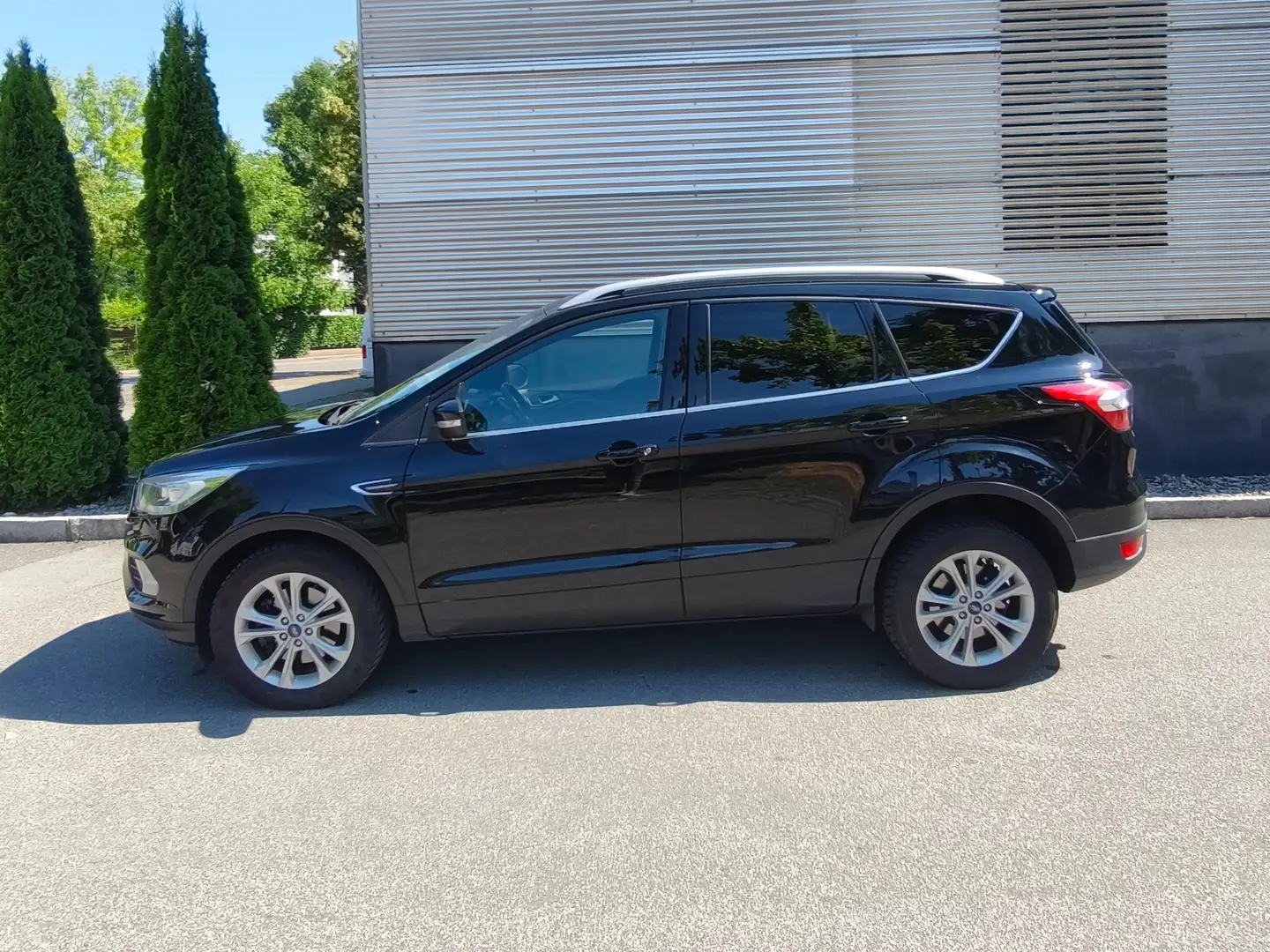Ford Kuga Titanium Schwarz - 2