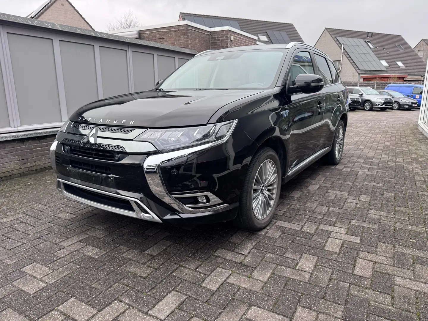 Mitsubishi Outlander Outlander 2.4 4WD Plug-In Hybrid Plus Noir - 2