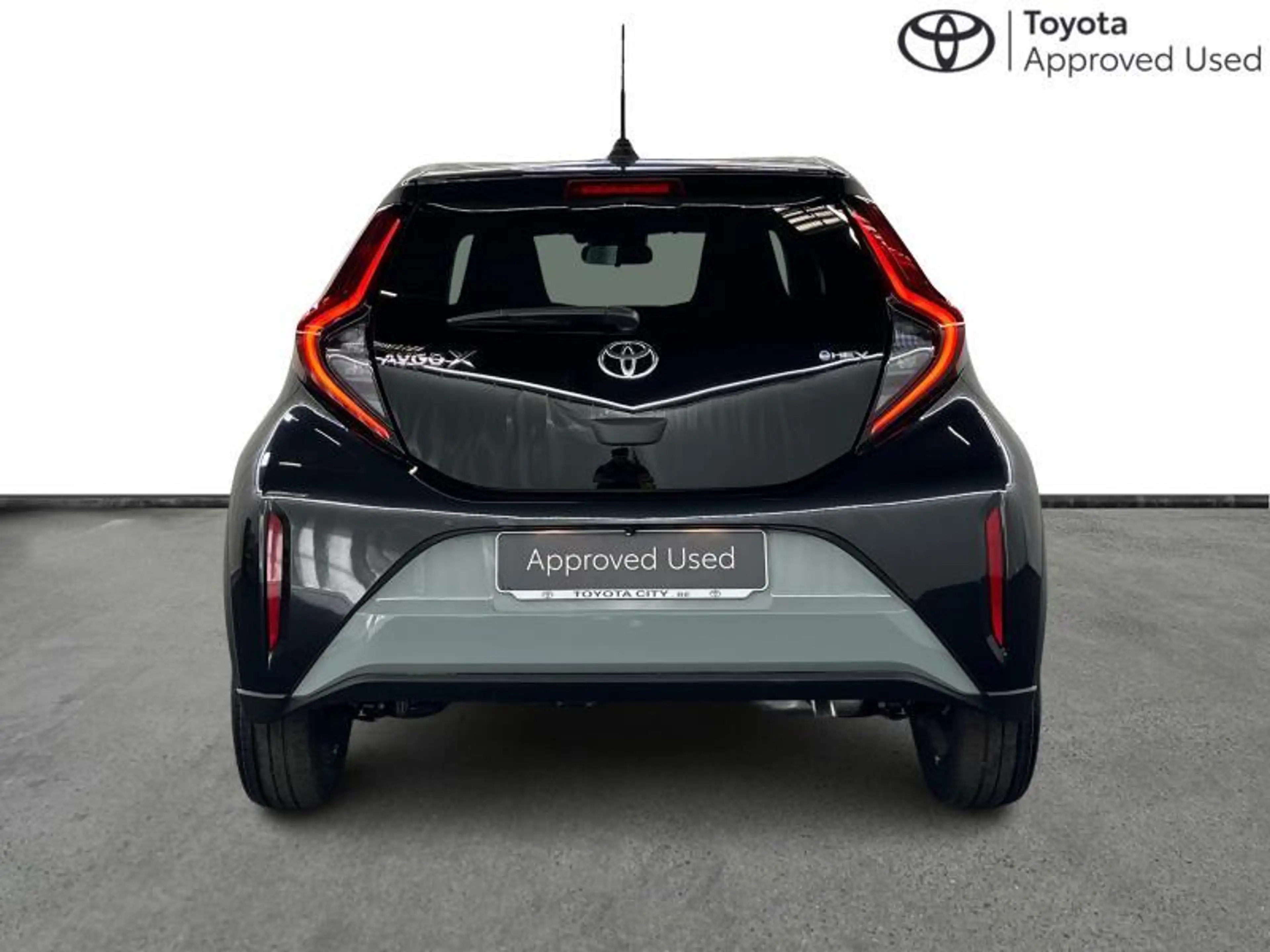 Toyota Aygo X 116hp HEV Pulse | carplay — photo 6