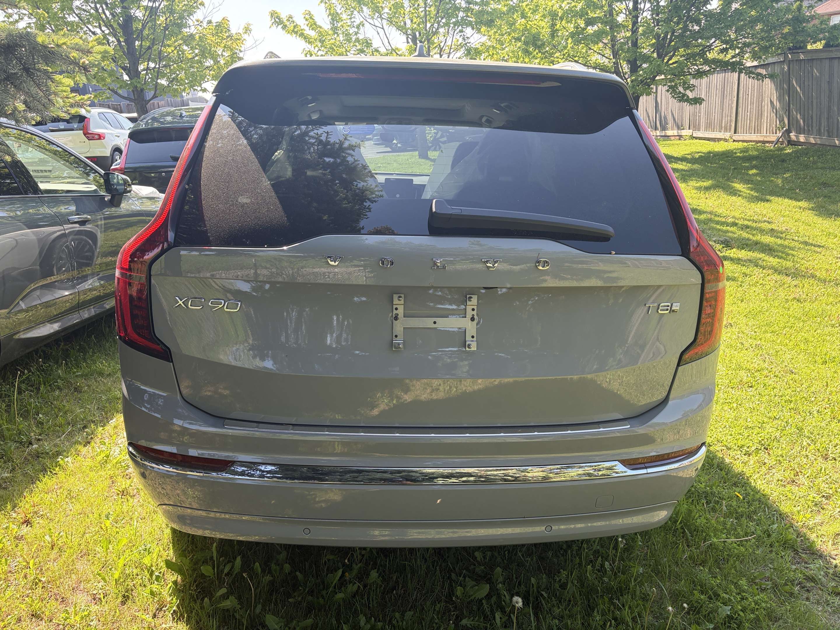 2026 Volvo XC90 T8 AWD Ultra Bright Theme 6-Seater alt 2