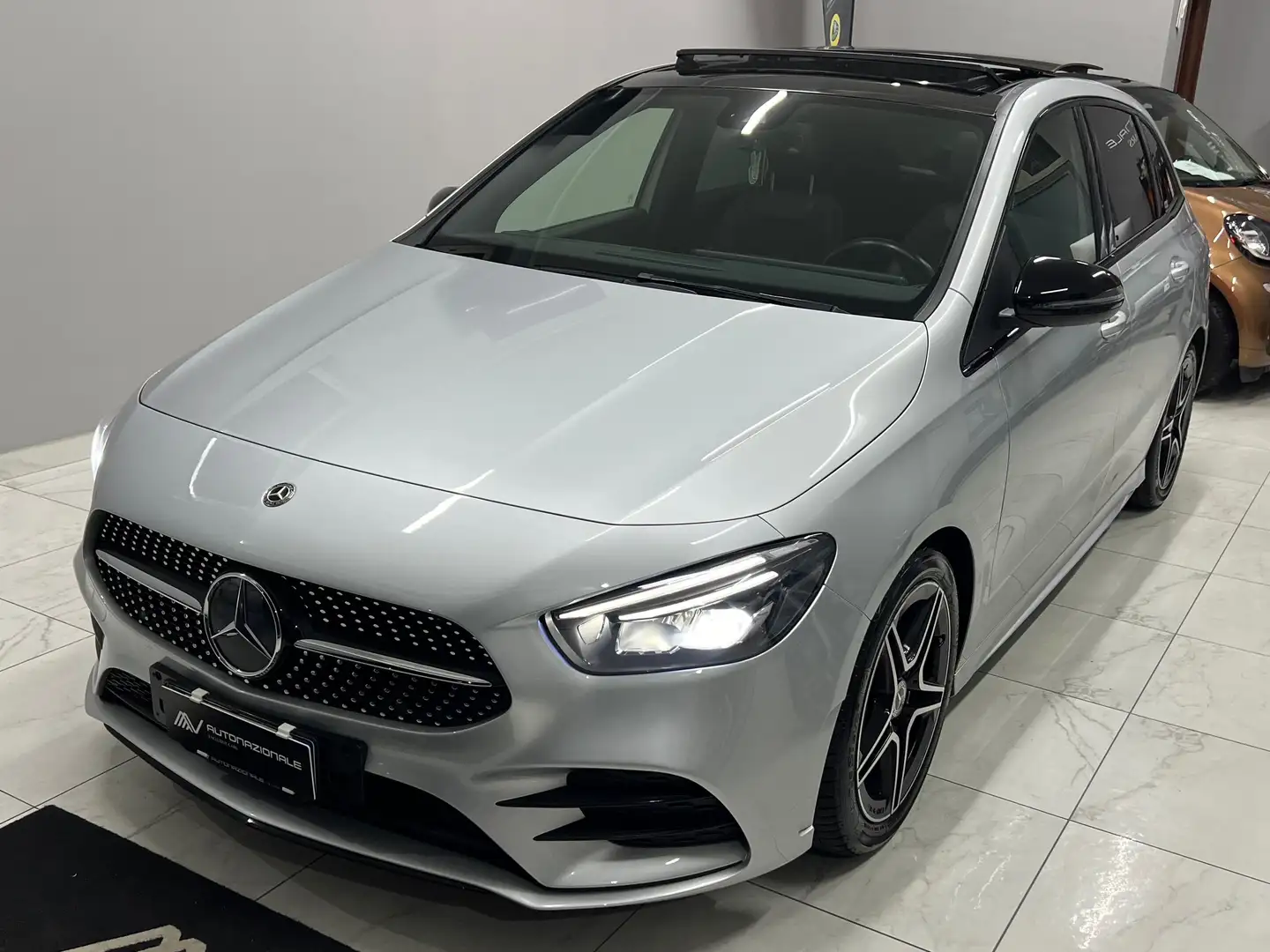 Mercedes-Benz B 180 B 180 d AMG Premium Night Tetto Argento - 1