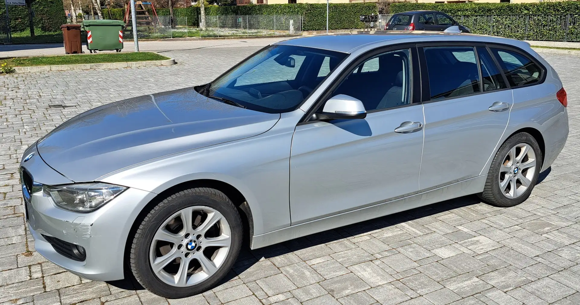 BMW 320 320d Touring xdrive Business auto - 1