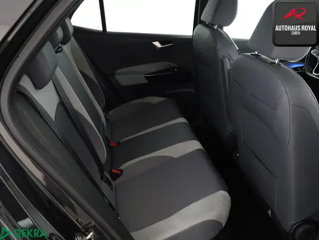 Volkswagen ID.3 view 12