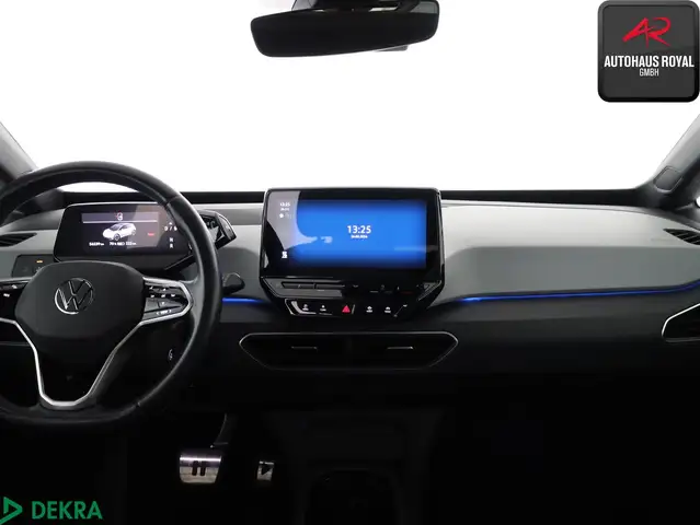 Volkswagen ID.3 view 9