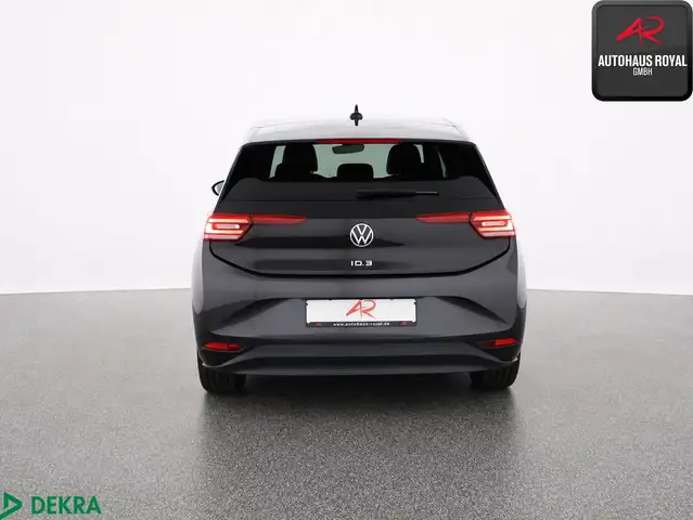 Volkswagen ID.3 view 4