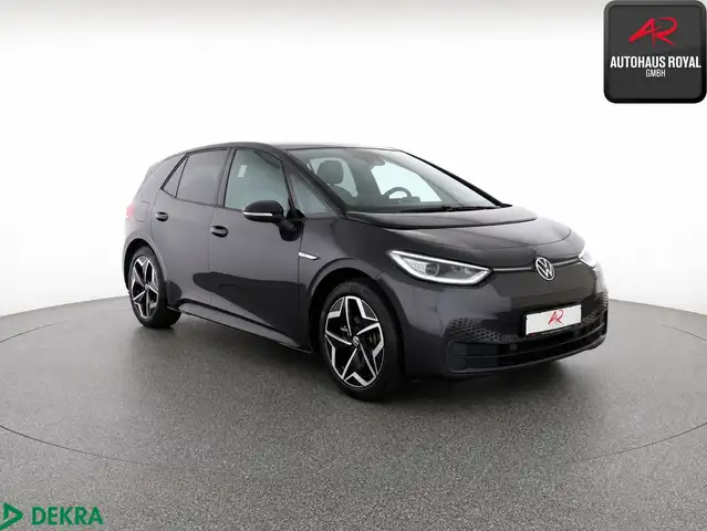 Volkswagen ID.3 view 7