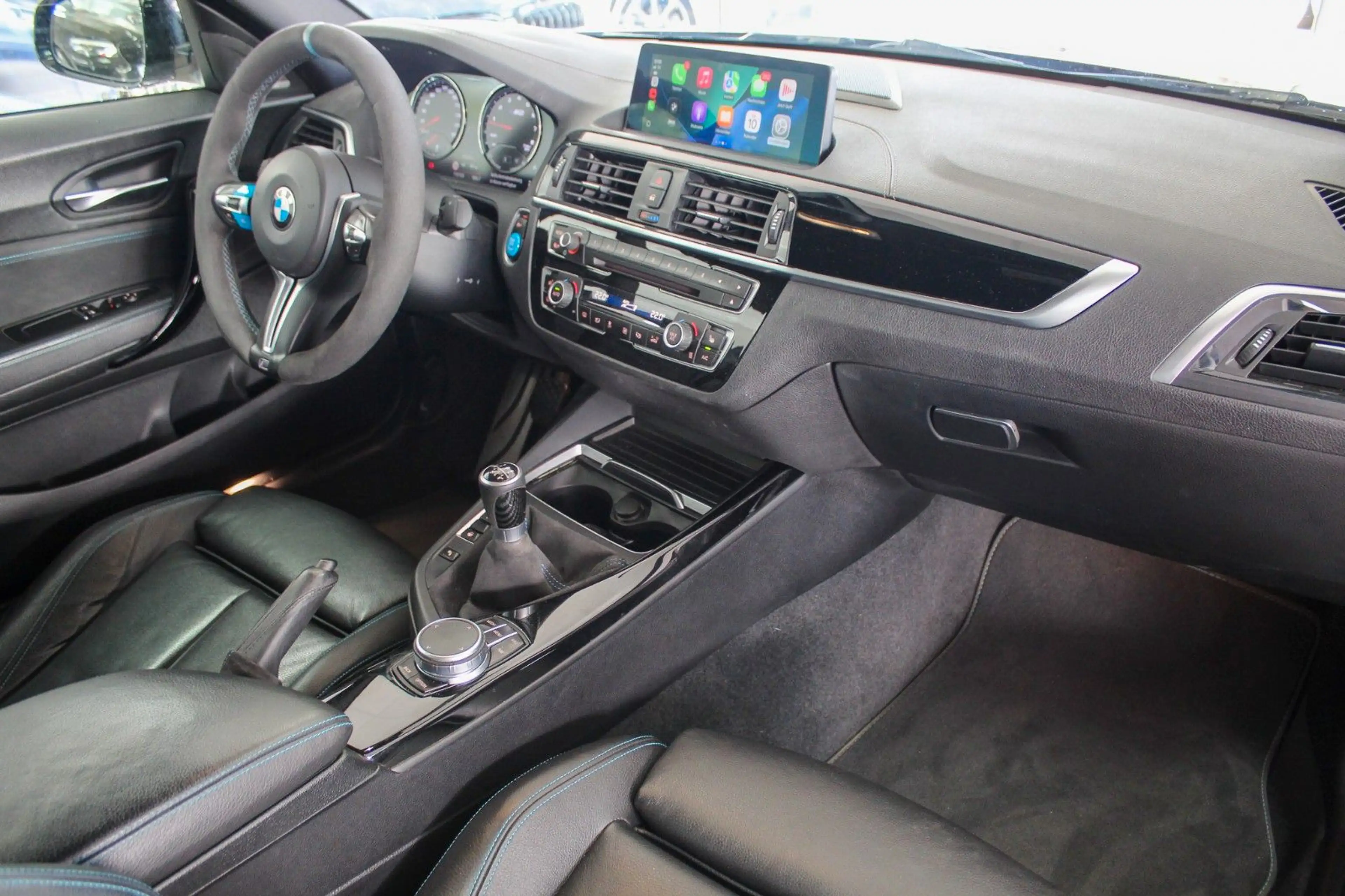BMW M2 Competition Leder Navi LED deutsches Fahrzeug — photo 11