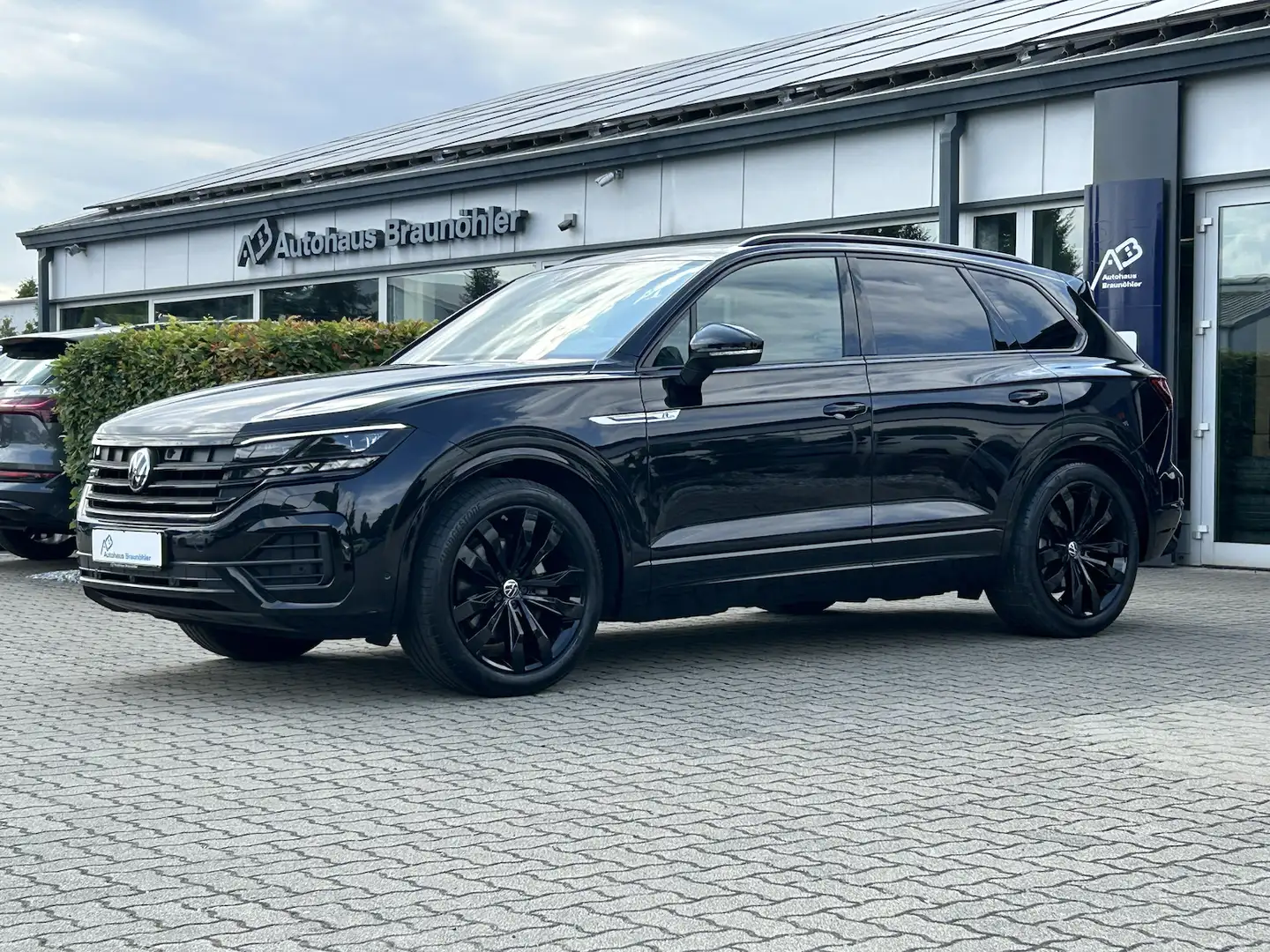 Volkswagen Touareg R-Line 4Motion*Black*IQ*AHK*Pano*360*Luft* Schwarz - 2
