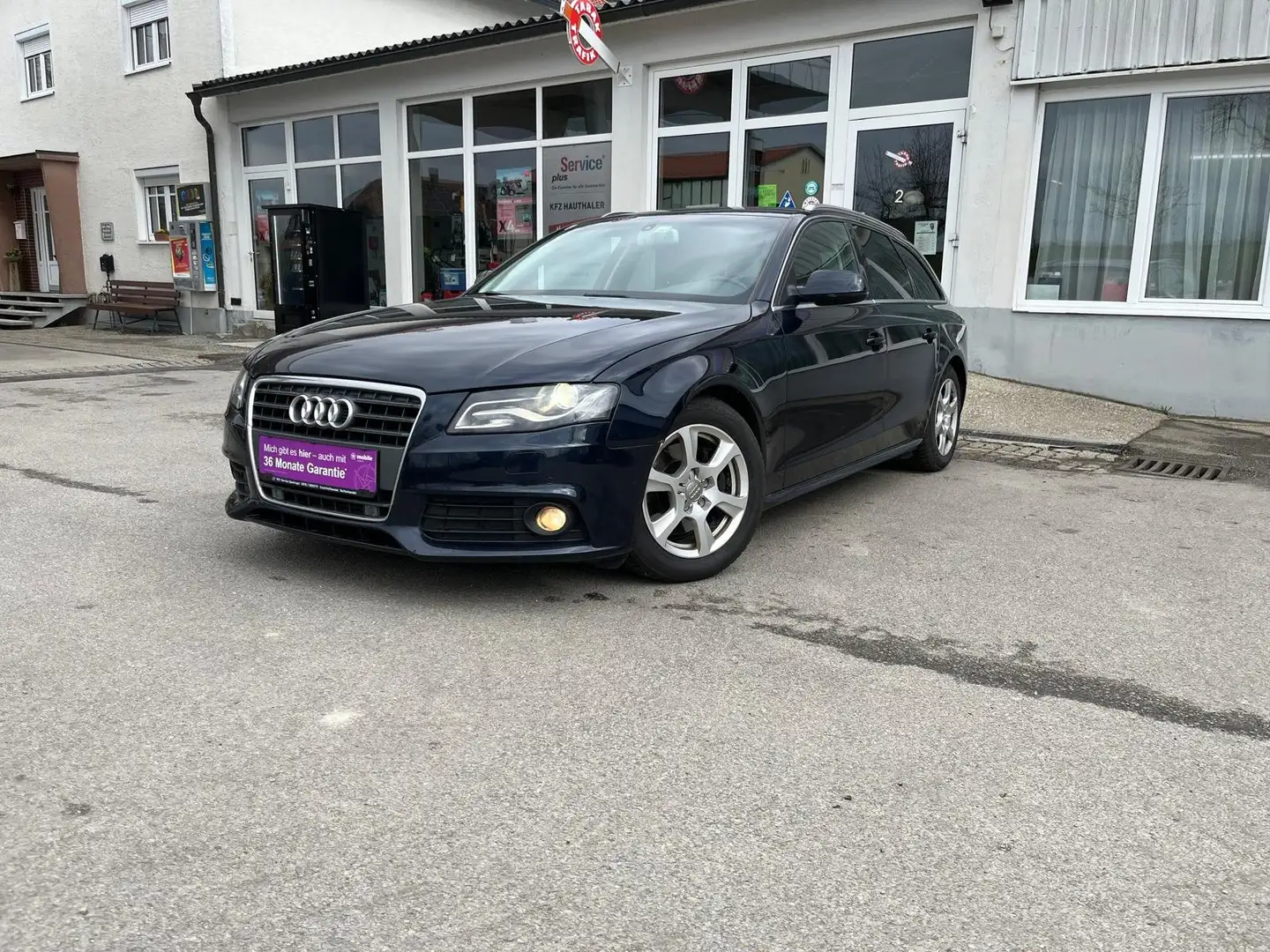 Audi A4 Attraction Blau - 1