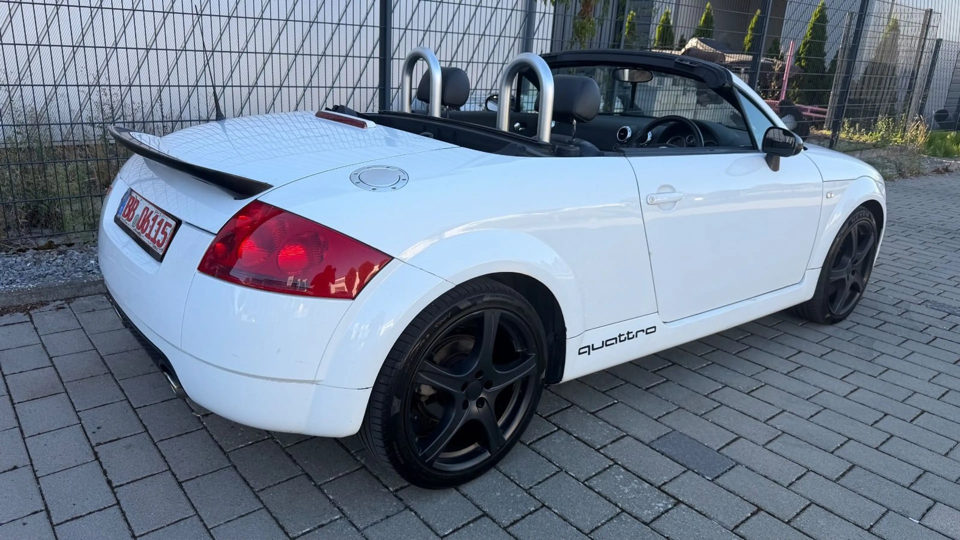 Audi TT Coupe CABRIO 3.2 QUATTRO AUTOMATIK,RECHTSLENR — photo 8