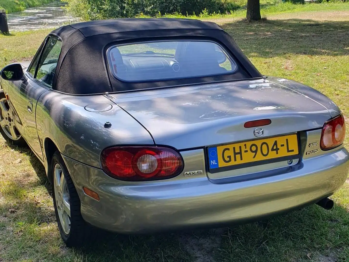 Mazda MX-5 MX-5 1.6i Exclusive Srebrny - 2