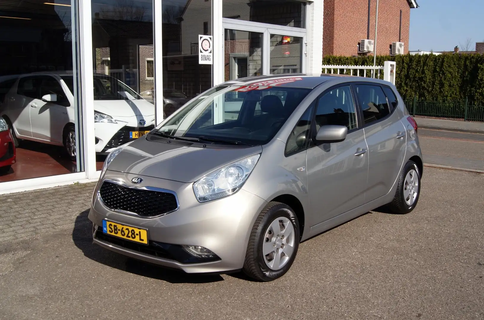 Kia Venga 1.4 CVVT DynamicLine Navi,Camera,cruise,Trekhaak,R Gris - 1