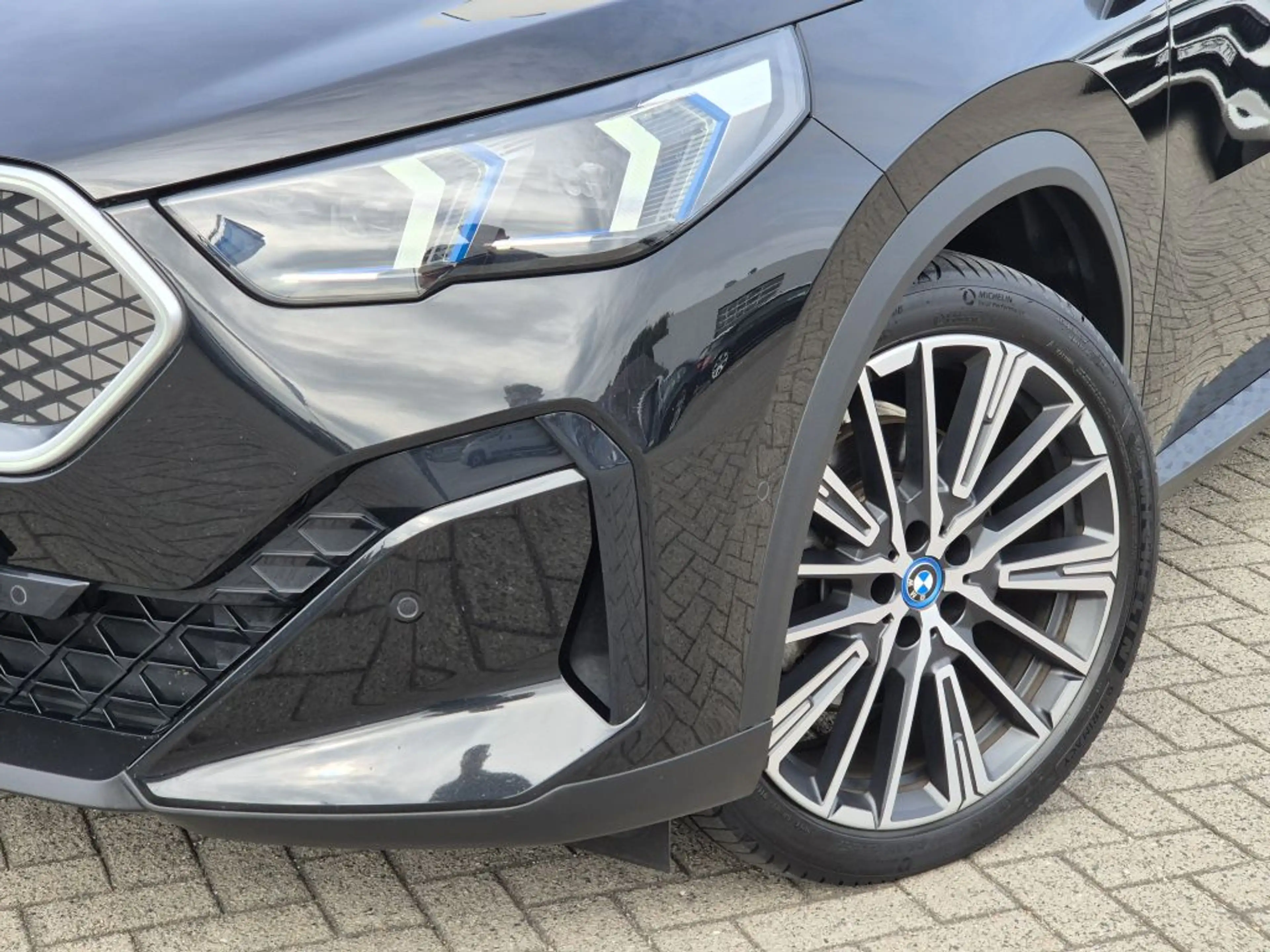 BMW iX2 xDrive30 im Kundenauftrag — photo 2