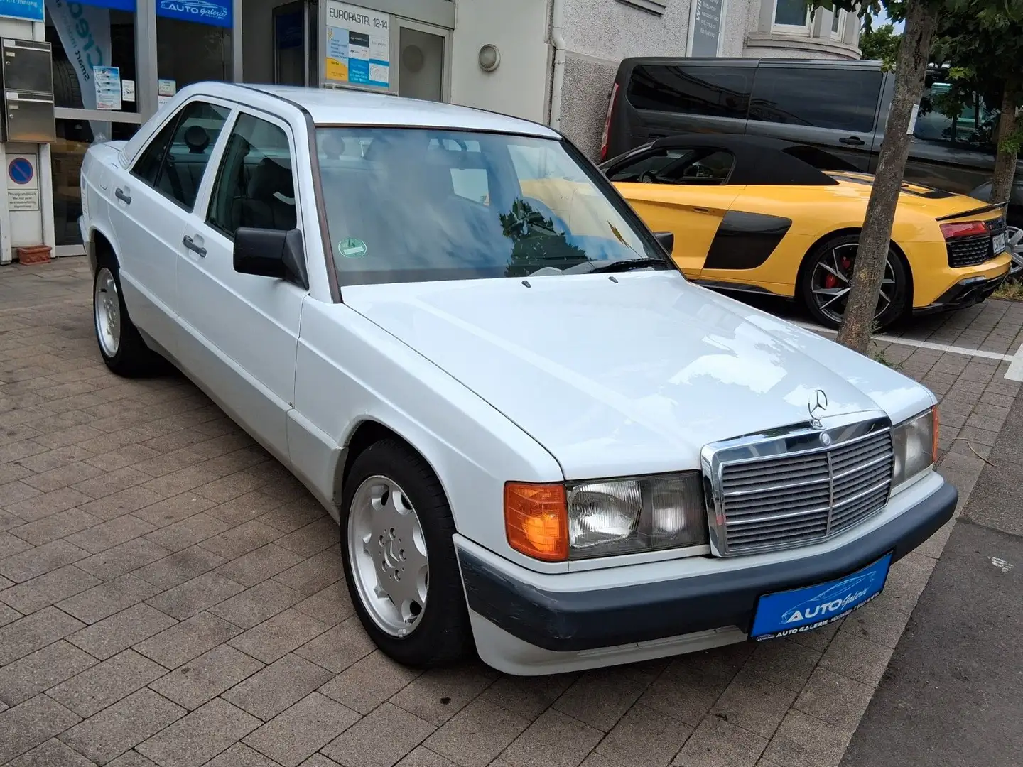Mercedes-Benz 190 E 2.0 W201 /H-Zulassung/Automatik/S-Dach/Alu/ Bílá - 2