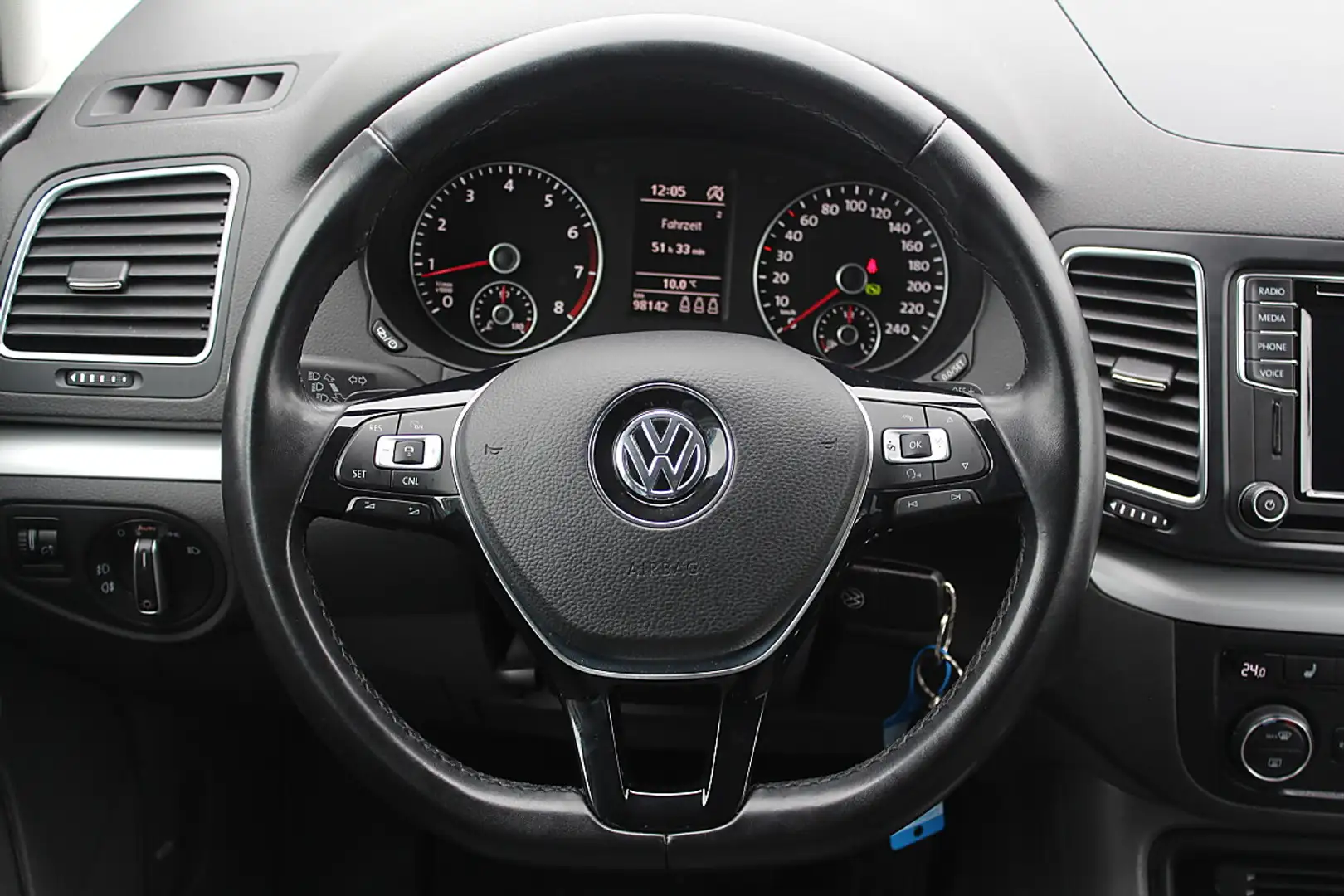 Volkswagen Sharan Business+ 1,4 TSI DSG Xenon ACC Weiß - 2
