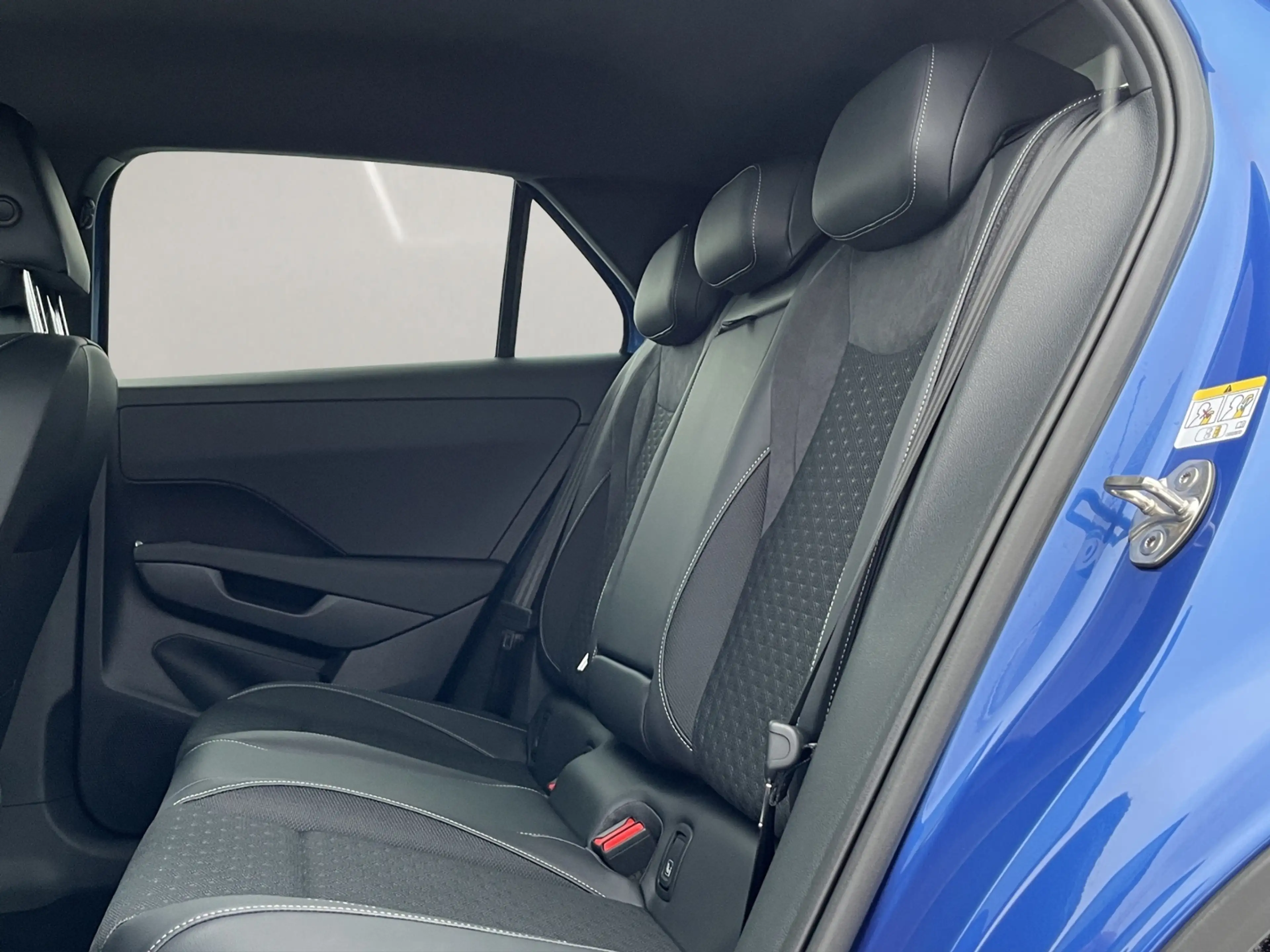 Volkswagen T-Roc 1.5 eTSI OPF, R-Line, DSG — photo 10