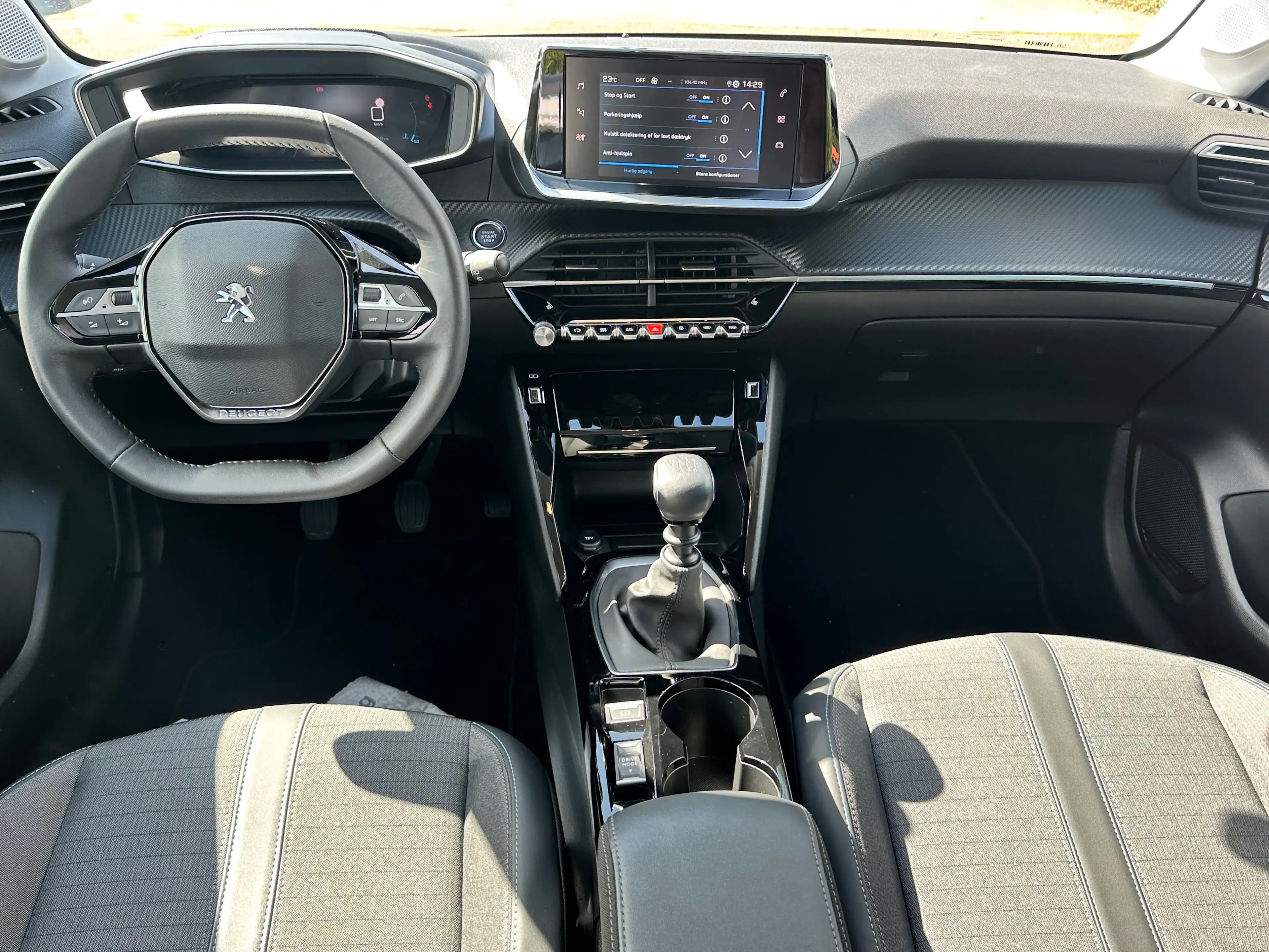 Peugeot 208 Allure Pack — photo 9