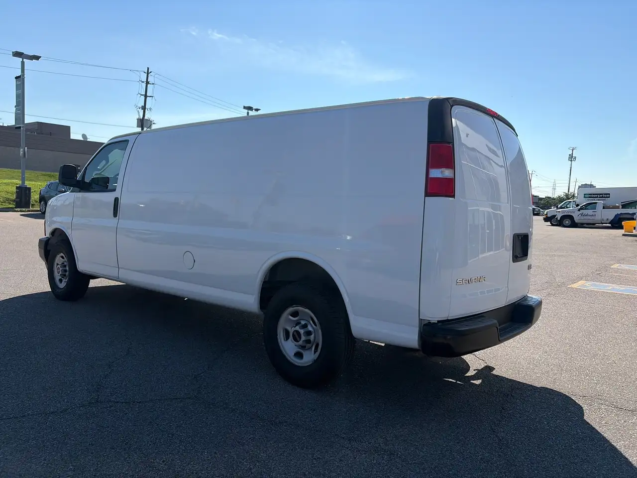 GMC Savana photo GMC Savana